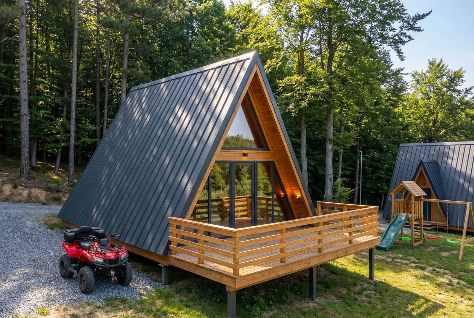 A-frame vikendica sa deckom u šumi